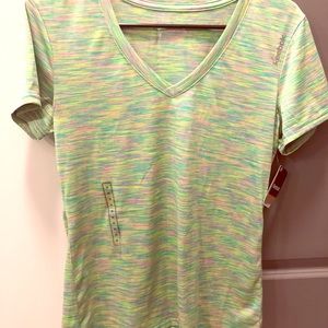 Women’s medium Reebok workout shirt NWT